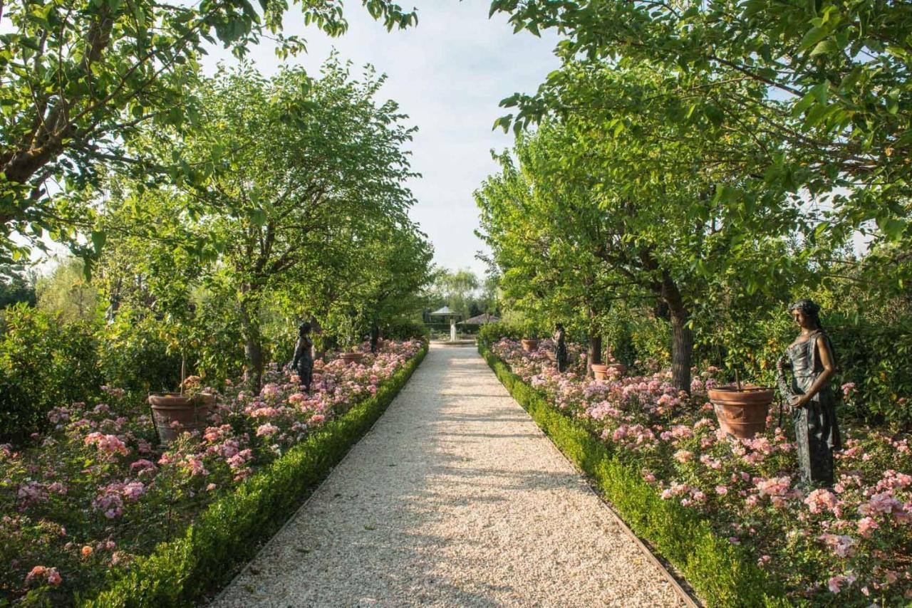 Borgo Santo Pietro Hotel Chiusdino Eksteriør billede